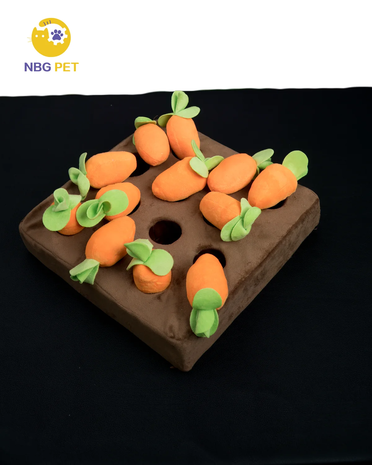 Angled product view of the carrot pull-and-play mat